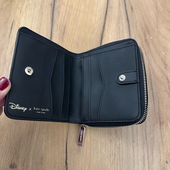 Kate Spade Disney Minnie Mouse Red Bow Small Zip Around Wallet - Picture 4 of 5